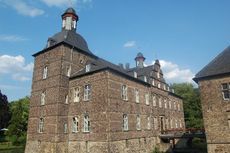 Schloss_Hugenpoet_1.JPG